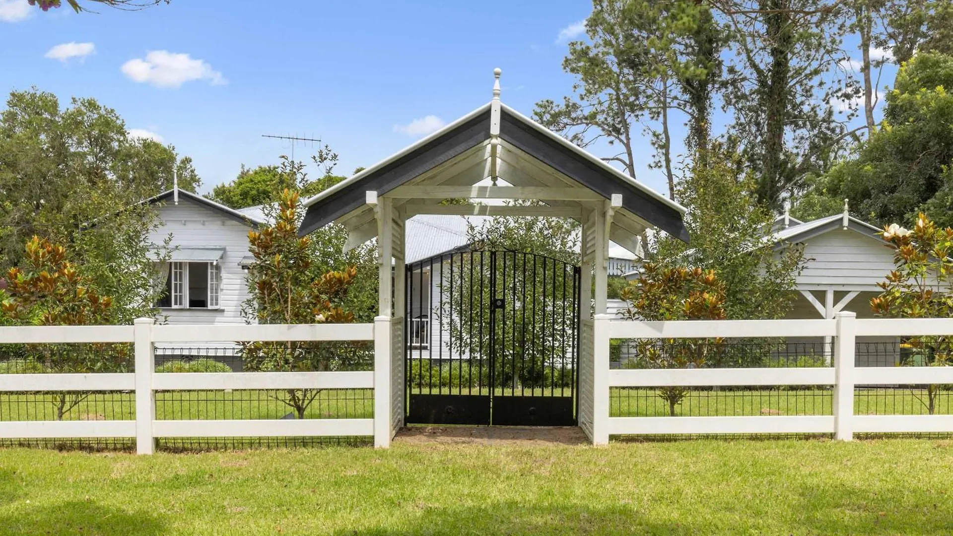 Holiday home Rambling Roses Villa Witta Australia